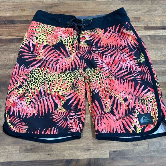 Billabong  Highline Camicat 17 Big Boy Boardshort Size 28 Excellent Condition - Picture 1 of 9